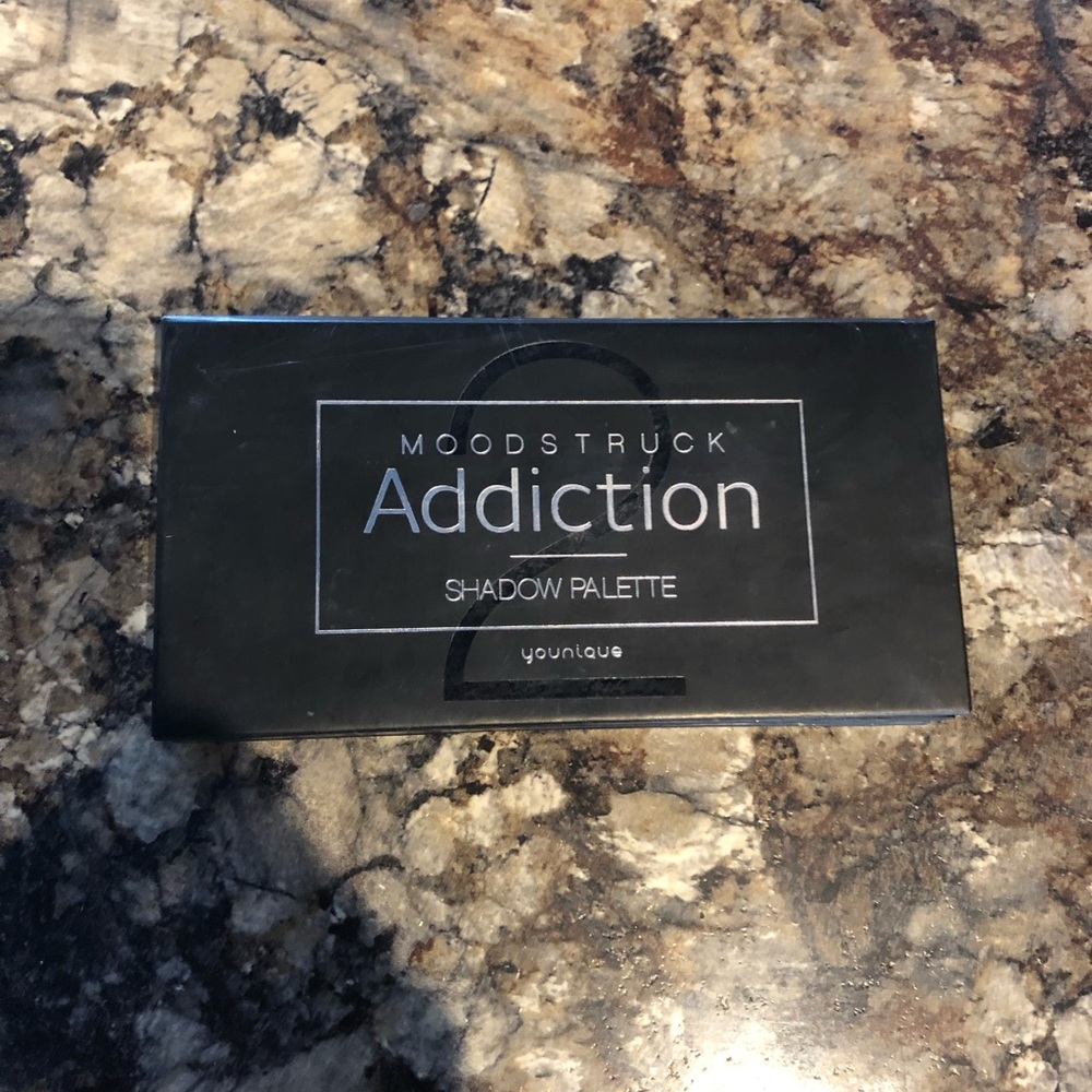 Younique Addiction 2 Palette